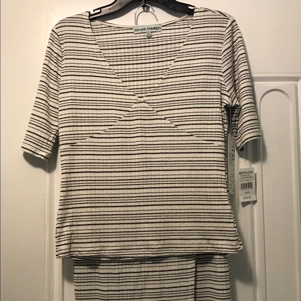 2PC SKIRT & TOP-NWT.  Lg but fits more like a med